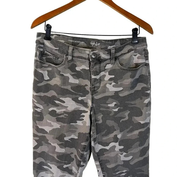 Style & Co Camoflauge Curvy Skinny Leg Jeans Size 10 Stretch Denim Gray Beige - Picture 3 of 7